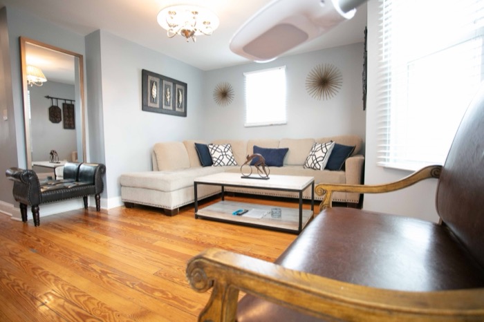 801 Campbell — Unit 1 living room