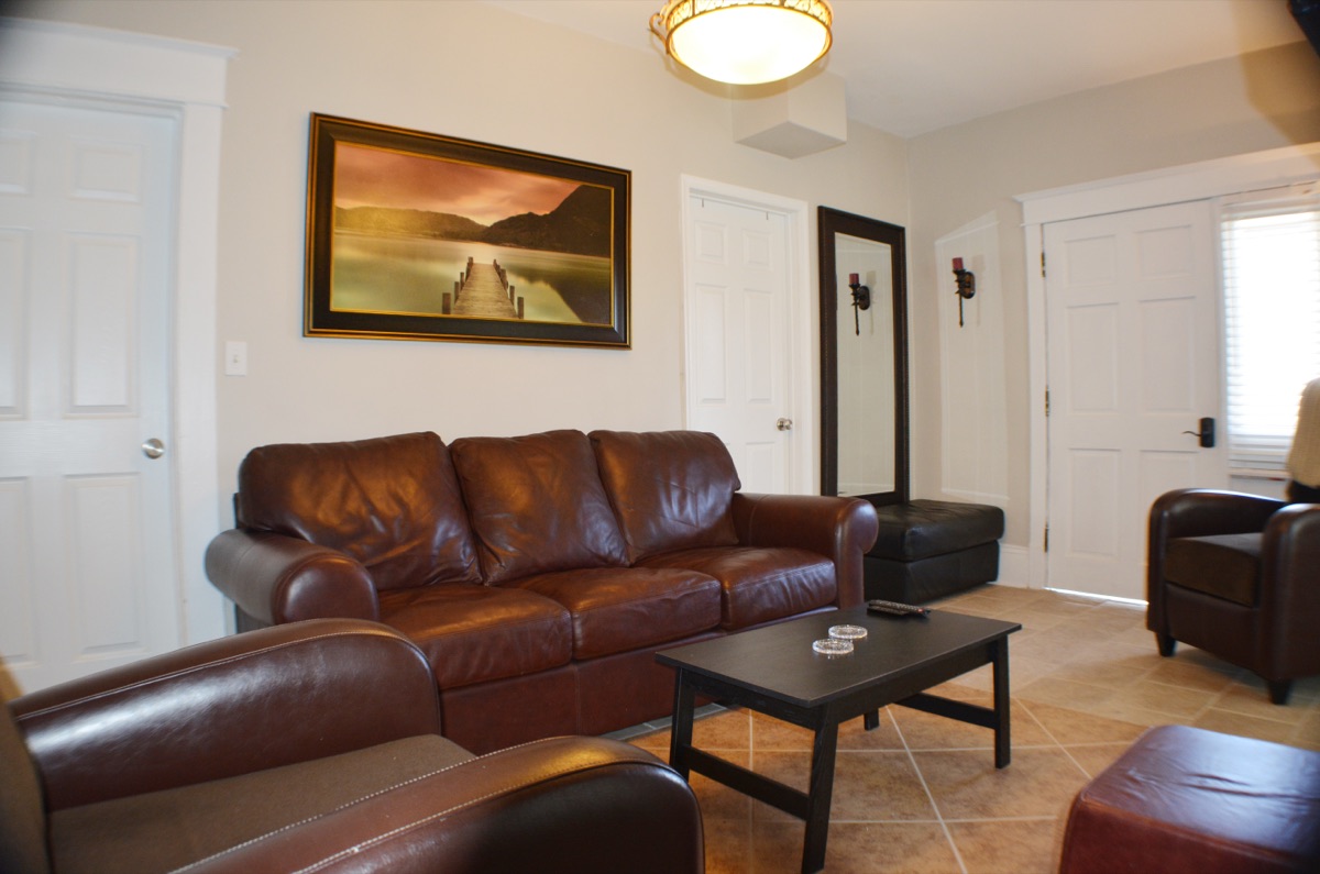 Montrose Upstairs interior